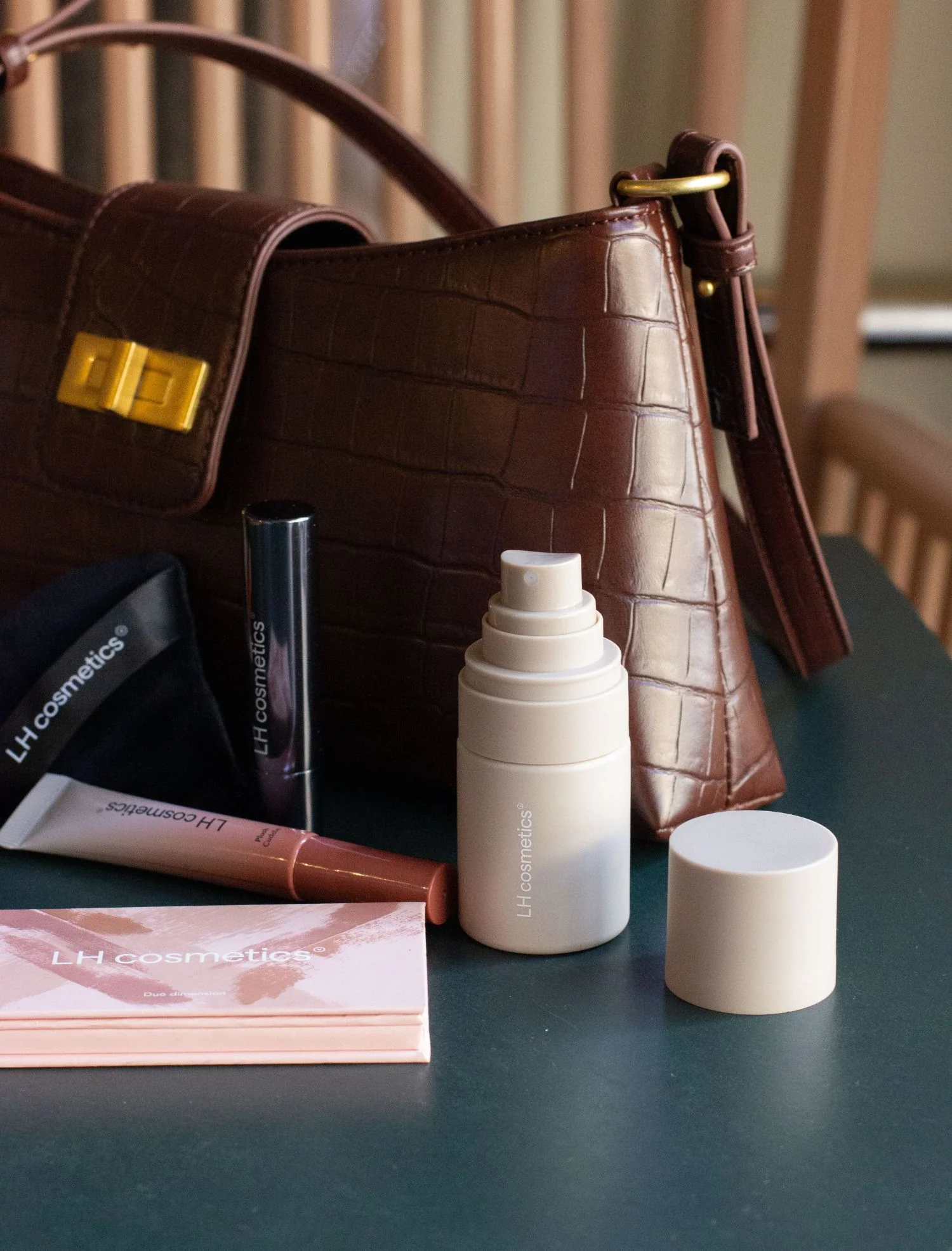 On set - long-lasting setting spray - Image 3