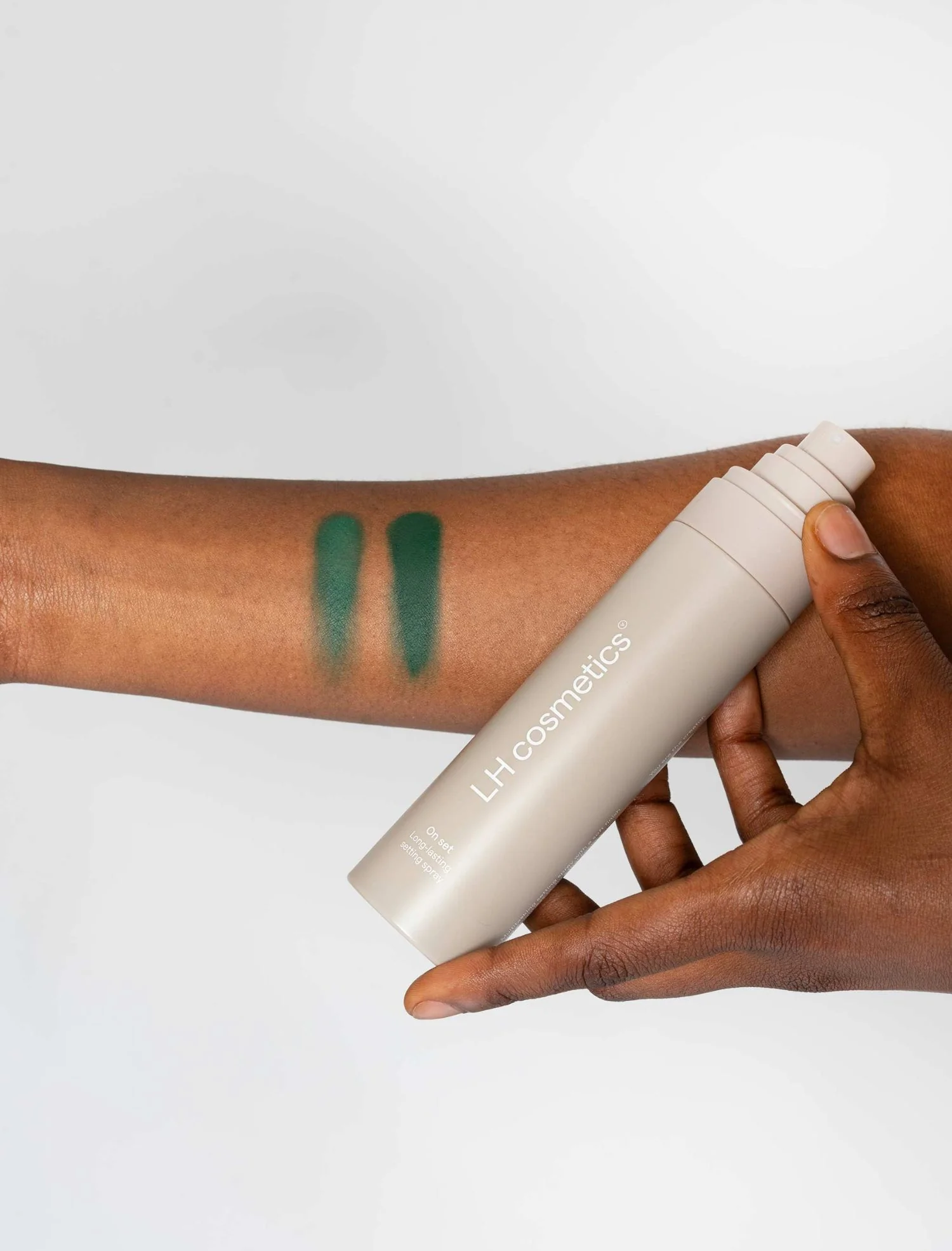 On set - long-lasting setting spray - Image 8